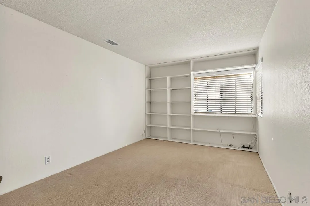 https://cdn.realtyfeed.com/cdn/127/260001797/6974909cde55408cabaa53a69df45a72.webp