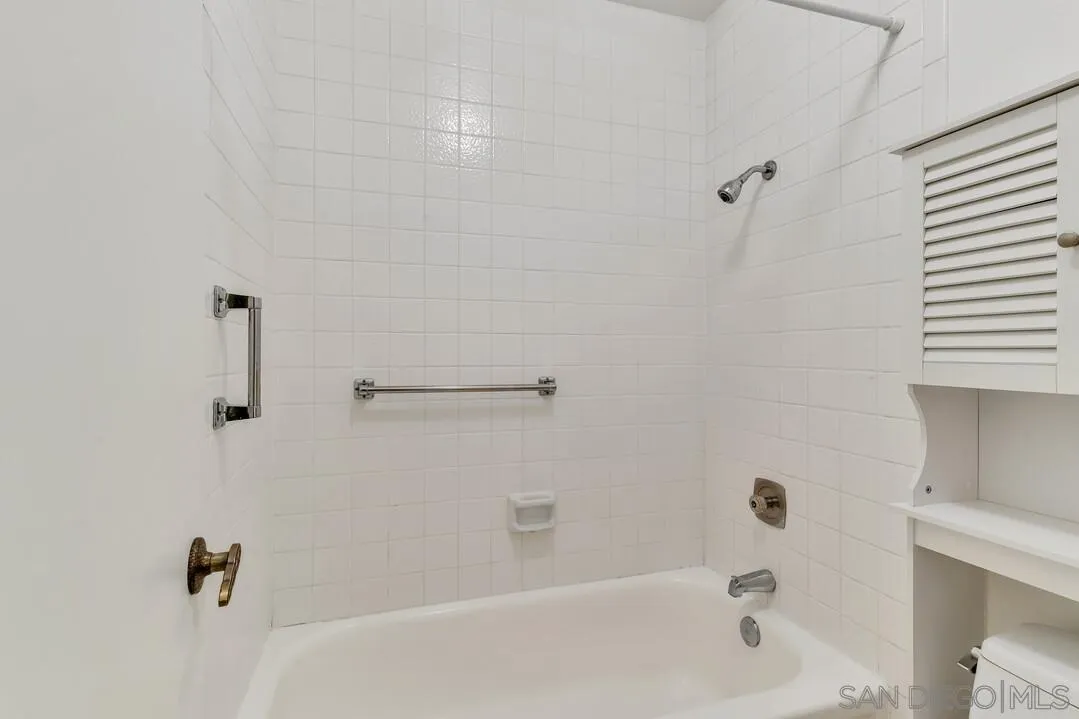 https://cdn.realtyfeed.com/cdn/127/260001797/85e4162a0834a0abc51b2915722bab14.webp