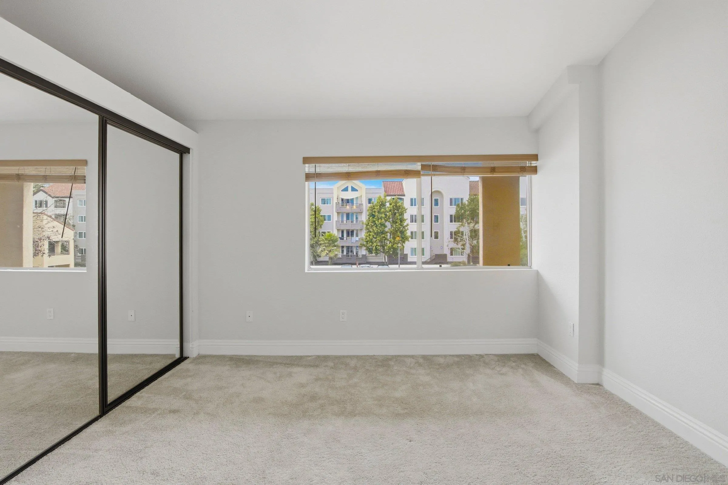https://cdn.realtyfeed.com/cdn/127/260001799/5b12ed7a994440565430532a60e0cadf.webp