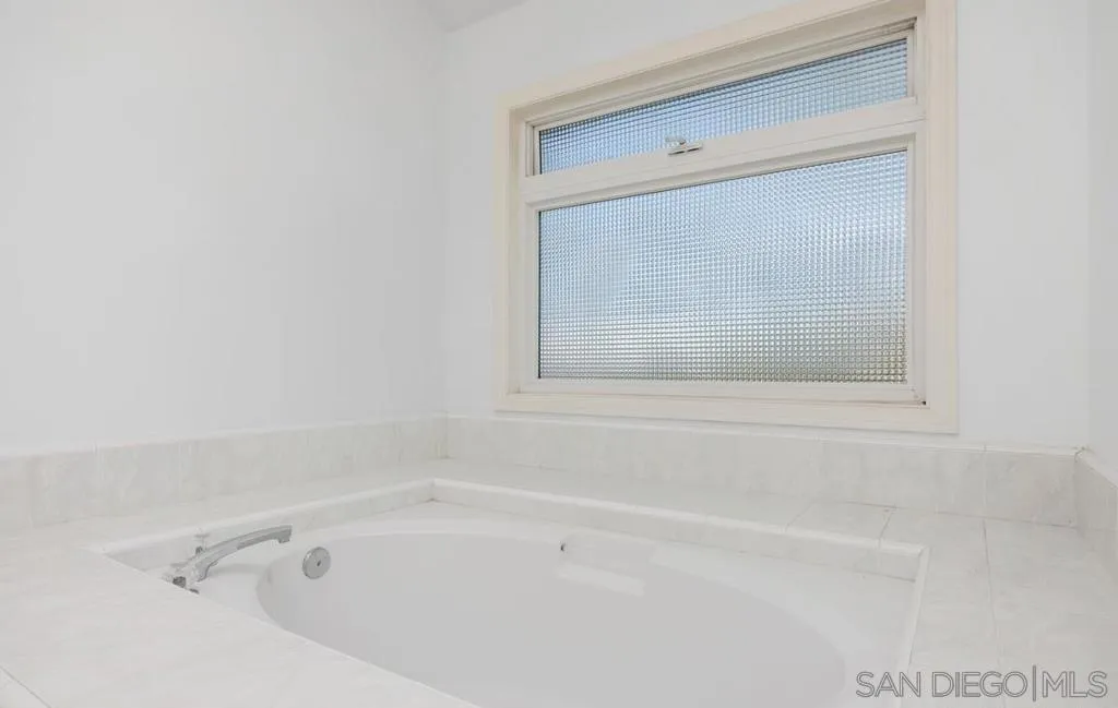 https://cdn.realtyfeed.com/cdn/127/2600018/5429e684f52a3dbc70fcc121be6ace9a.webp