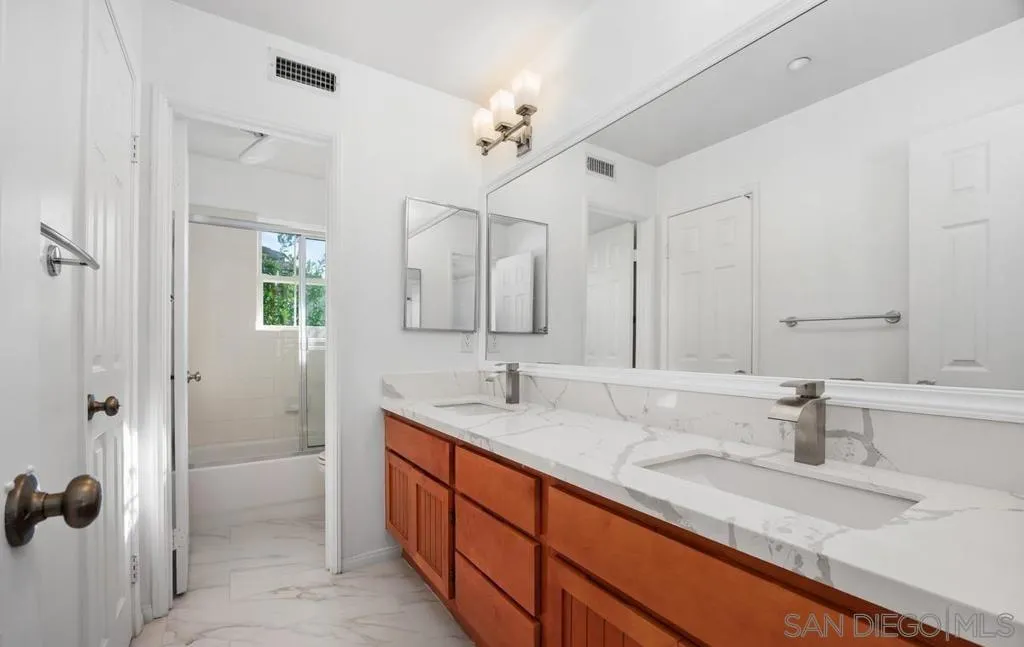 https://cdn.realtyfeed.com/cdn/127/2600018/86240a4142ee5411ede701aca7d2a926.webp