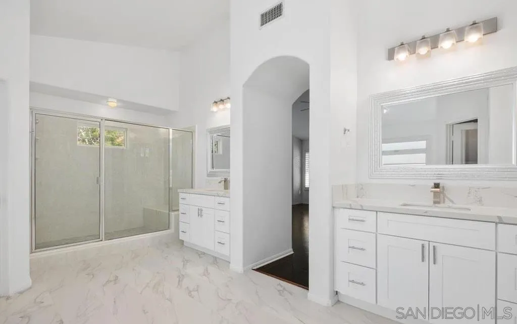https://cdn.realtyfeed.com/cdn/127/2600018/8a75aca5529902970b703744f60a27f7.webp