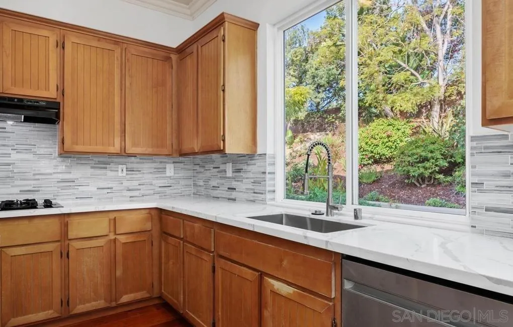 https://cdn.realtyfeed.com/cdn/127/2600018/a6389daa43b1537734cb25815c08b7b6.webp