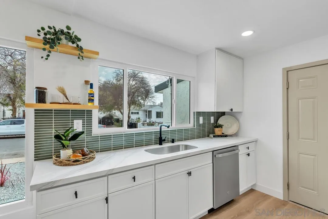 https://cdn.realtyfeed.com/cdn/127/260001800/8100b8f3ed649e06b2f846b639e81b21.webp