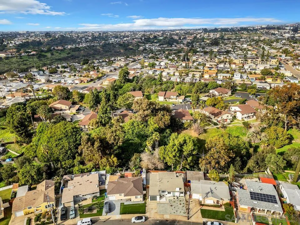 https://cdn.realtyfeed.com/cdn/127/260001800/8281d6691d1c04f821987bc0b8d39578.webp