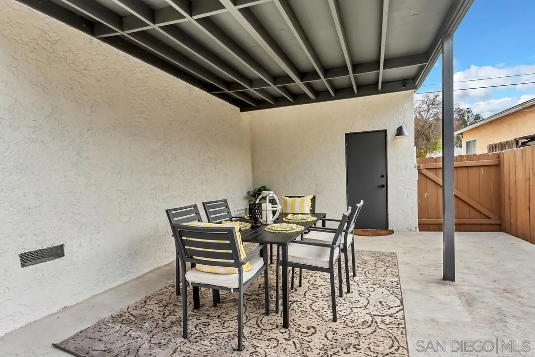 https://cdn.realtyfeed.com/cdn/127/260001800/9019068cb716271d3594f7f5e6f22d36.webp