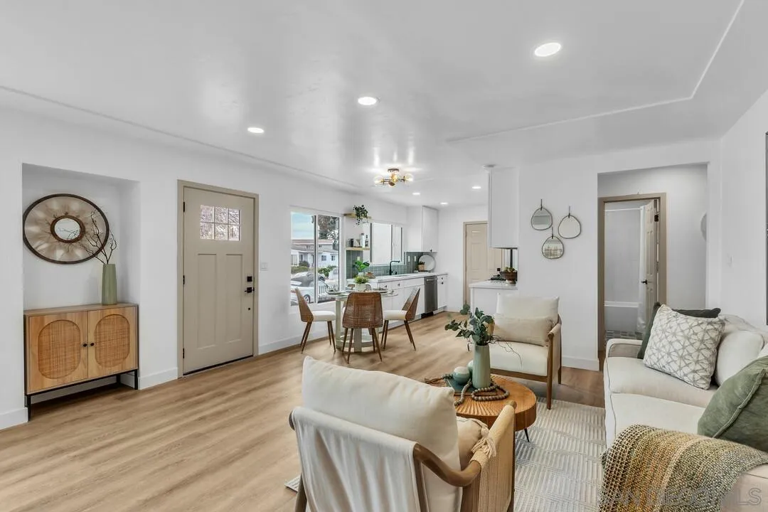 https://cdn.realtyfeed.com/cdn/127/260001800/9698af4280c944f65e323f6ac2e435dc.webp