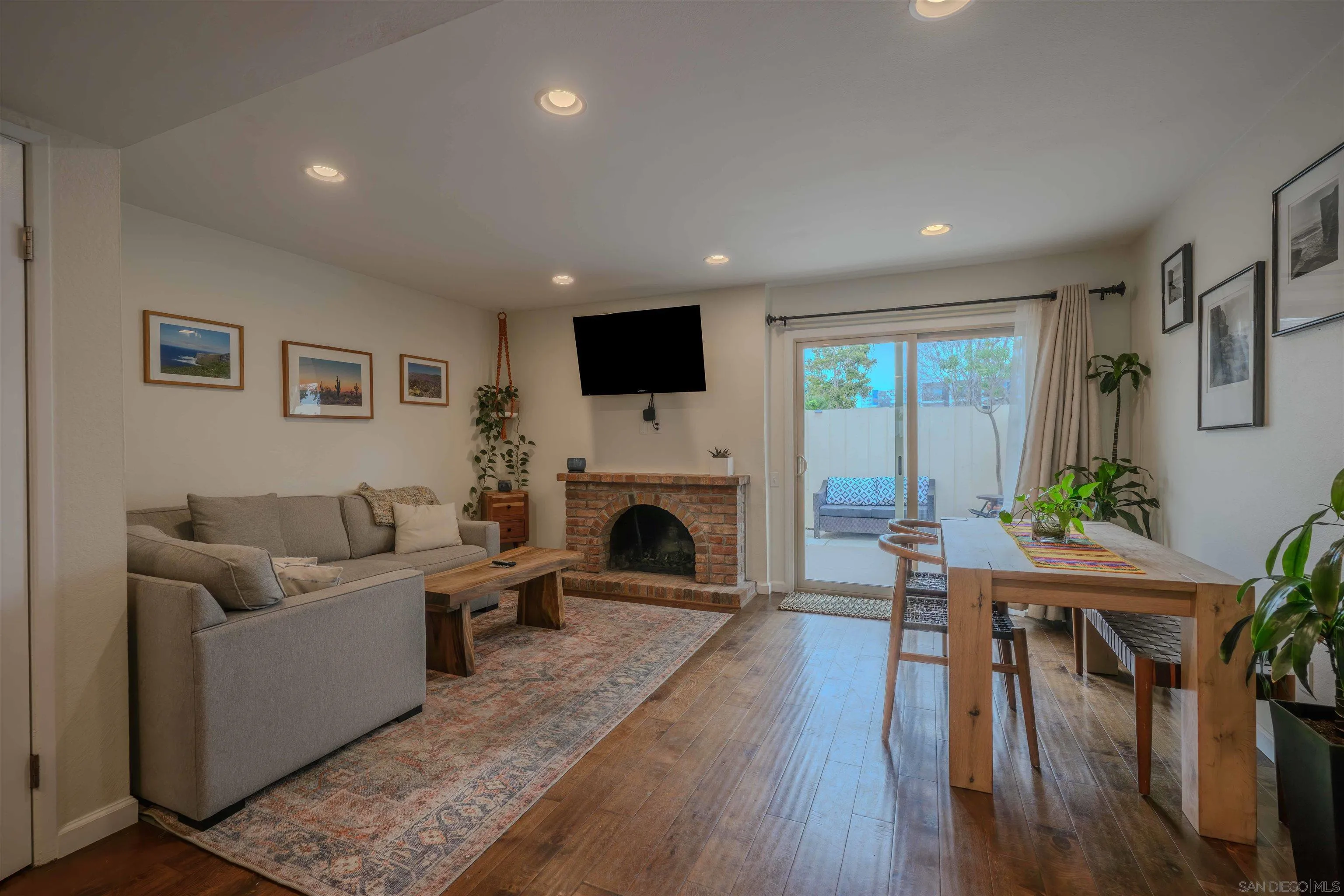 Photo #8: 260001804 Listing: Photo #8