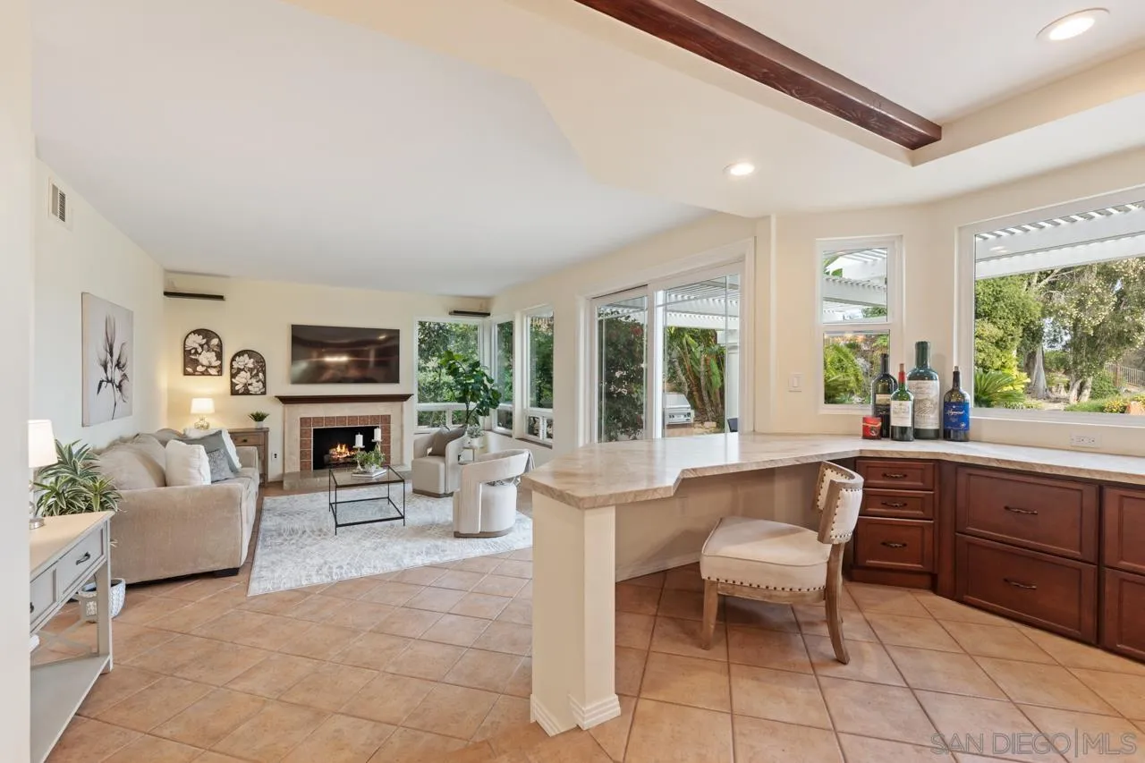 https://cdn.realtyfeed.com/cdn/127/260001805/12317cbd4902ec4442c4b9a0a827e0d6.webp