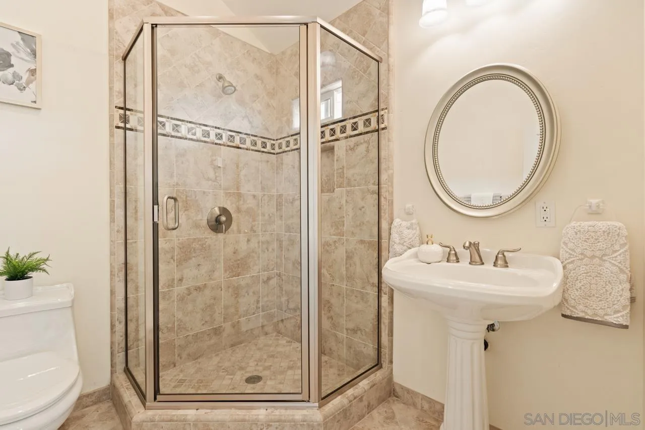 https://cdn.realtyfeed.com/cdn/127/260001805/2bc035ae8e8ce32160503672550dad6c.webp