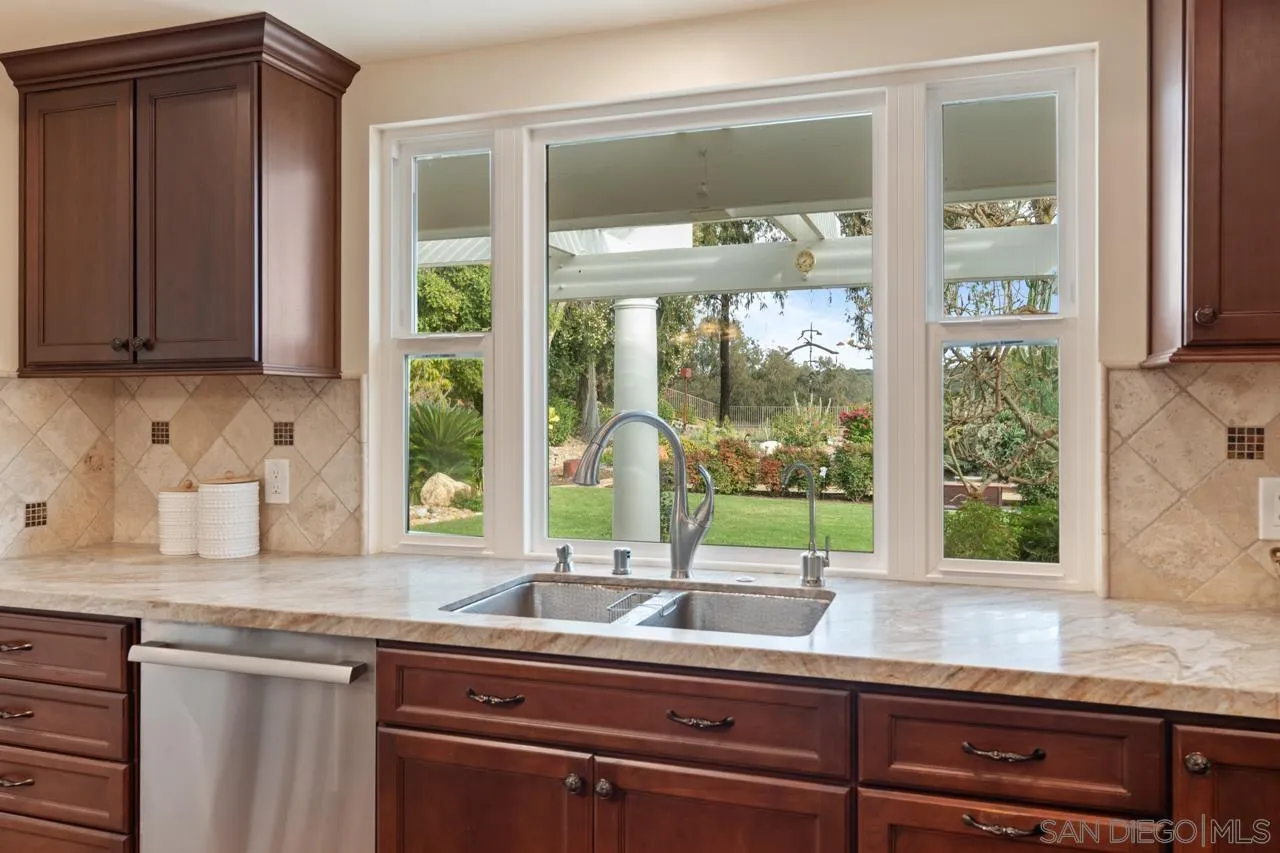 https://cdn.realtyfeed.com/cdn/127/260001805/e76663ac04cf338ef1ba6ddb59f64484.webp