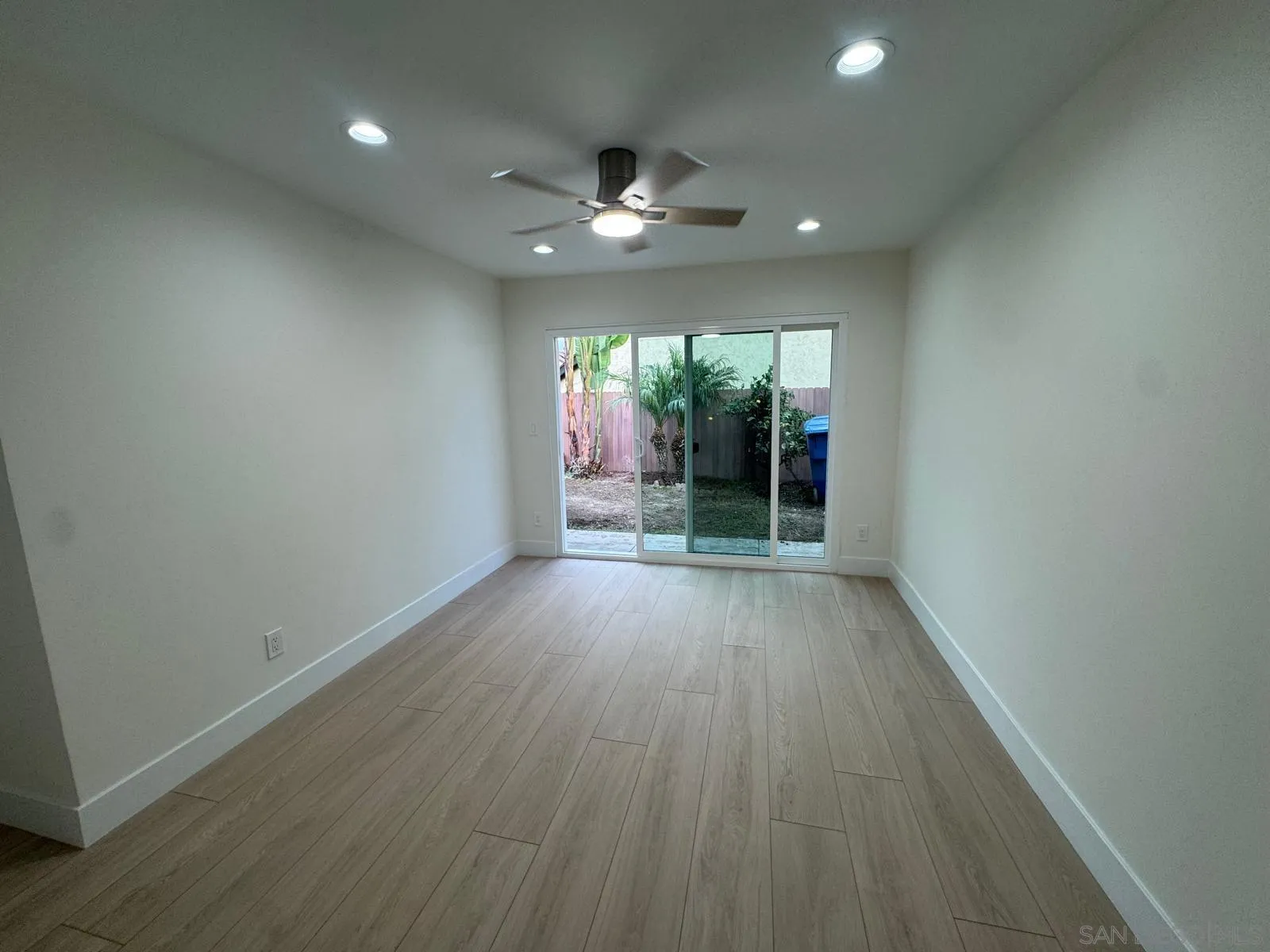 https://cdn.realtyfeed.com/cdn/127/260001806/a195fe21f23ccd427d06102af8a734a0.webp