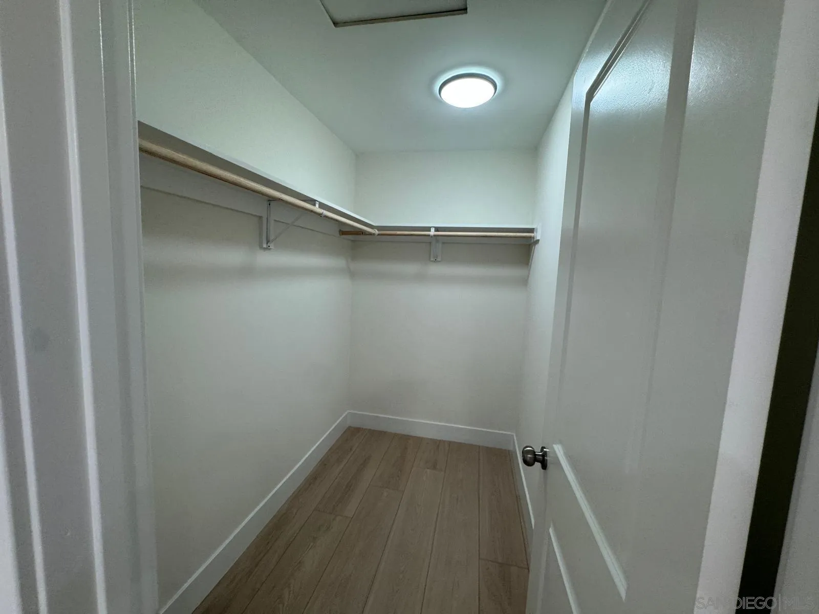 https://cdn.realtyfeed.com/cdn/127/260001806/c3e03d527c9eeb54ad14c8598e399aa7.webp