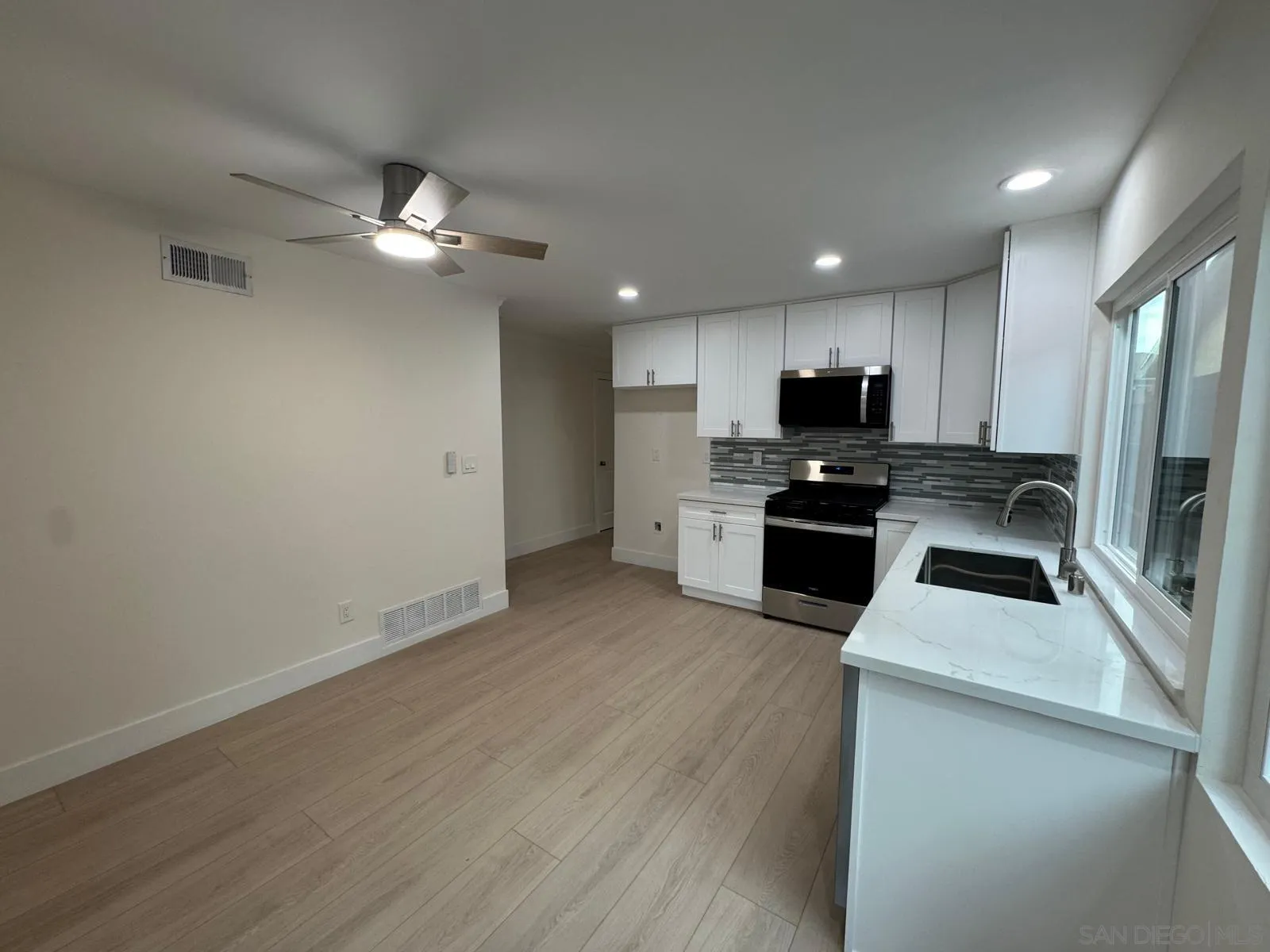 https://cdn.realtyfeed.com/cdn/127/260001806/d3c13b91696910f4956cd079a95547f8.webp