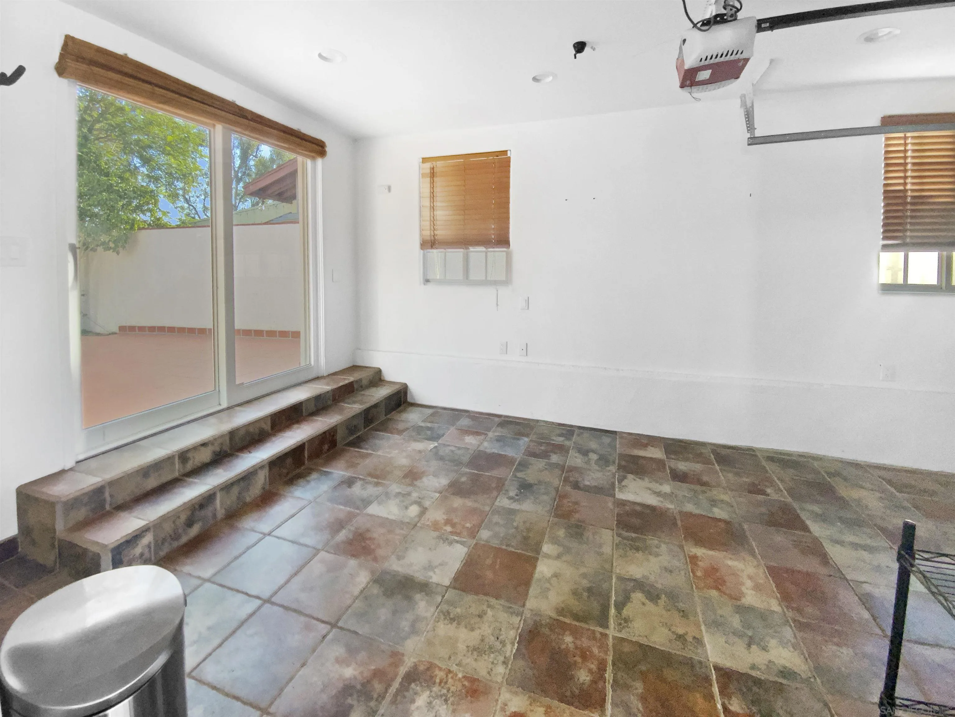 https://cdn.realtyfeed.com/cdn/127/260001807/925a7066268e49196583df84478b34ae.webp