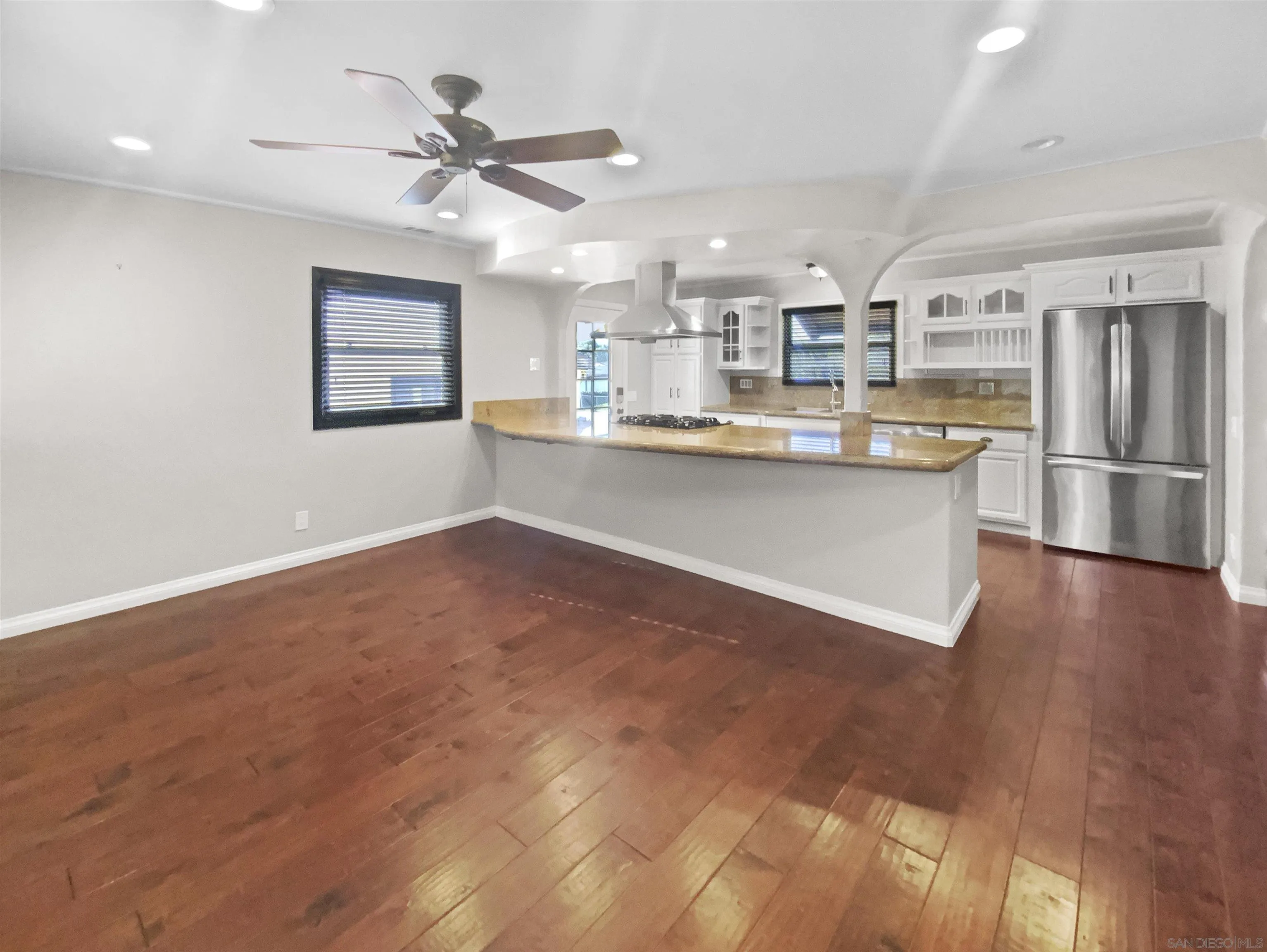 https://cdn.realtyfeed.com/cdn/127/260001807/bde707911ecb1913772ffabee926c4cf.webp