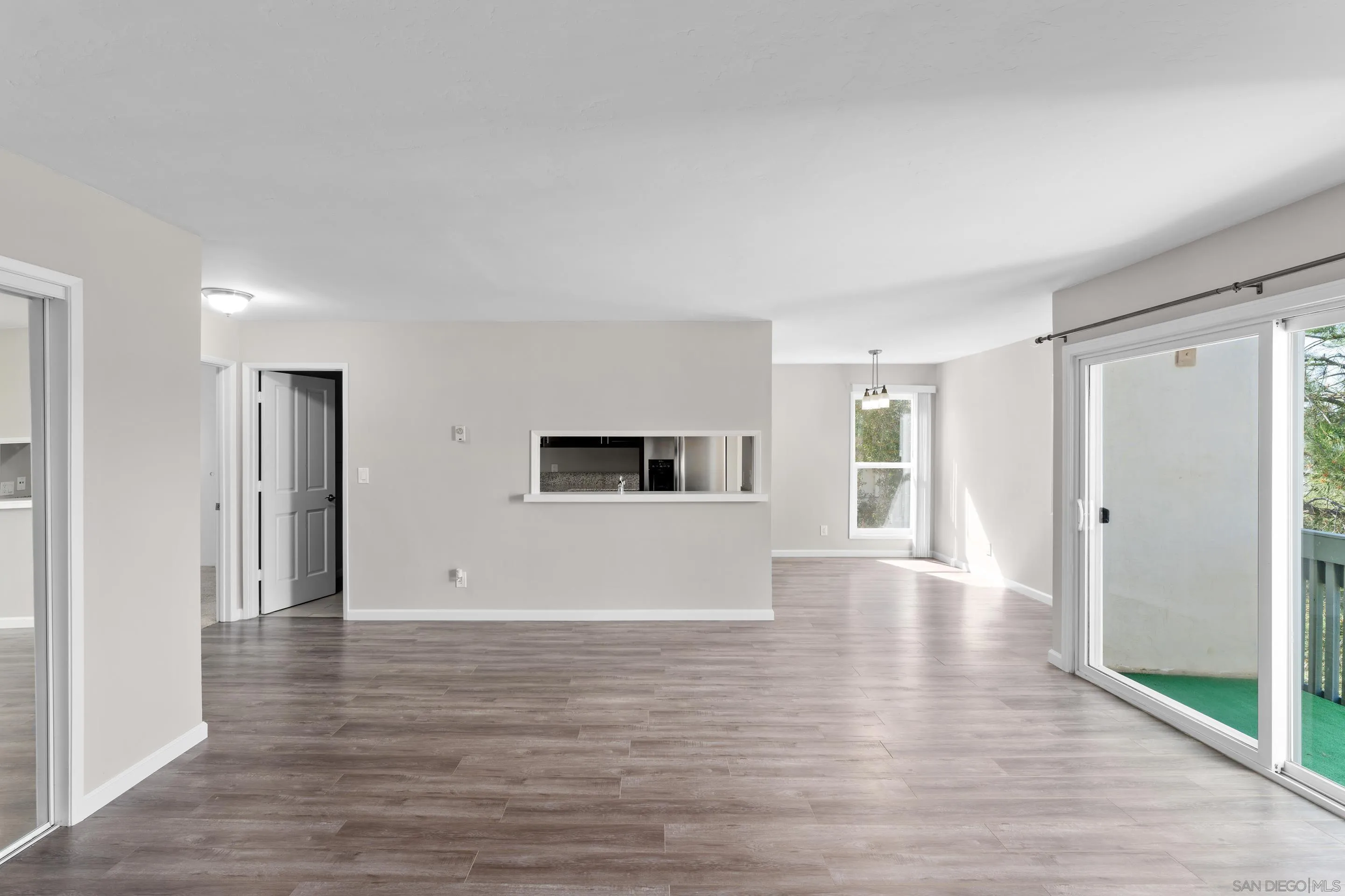 https://cdn.realtyfeed.com/cdn/127/260001808/01d87323e688870dd5a0462f8a584438.webp