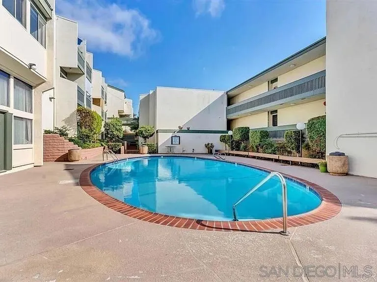 https://cdn.realtyfeed.com/cdn/127/260001808/f0c31b0d1f20cb4675b83c31b715a117.webp