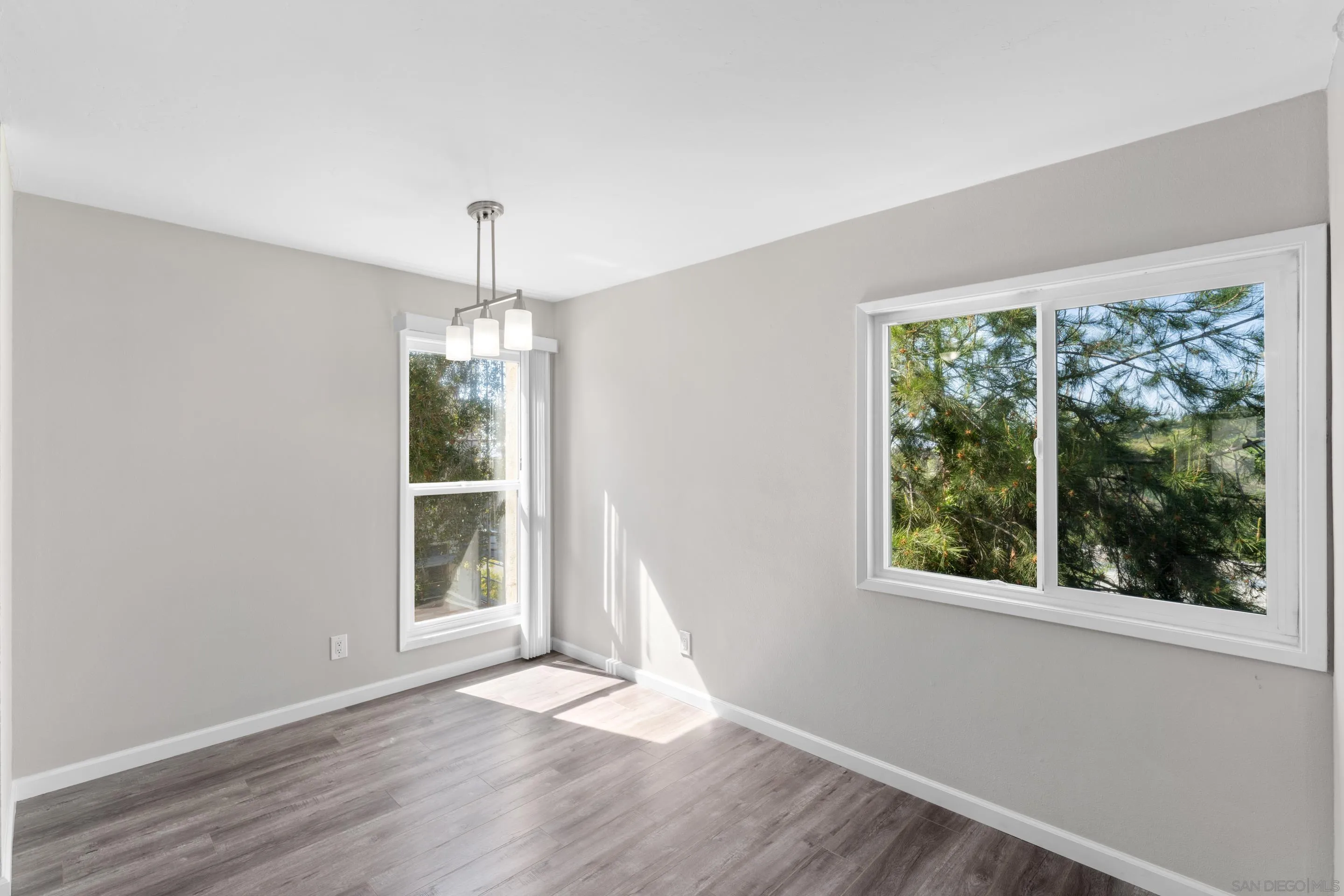 https://cdn.realtyfeed.com/cdn/127/260001808/fde479ad399a4879d5503be7496842a0.webp
