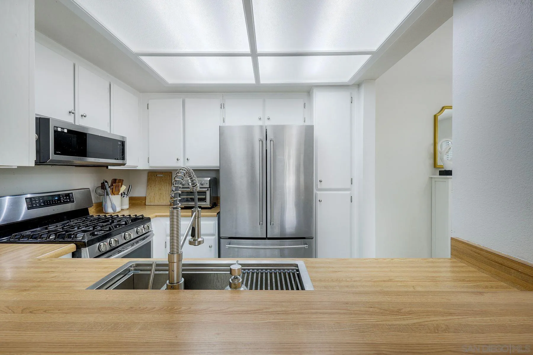 Photo #8: 260001809 Listing: Photo #8