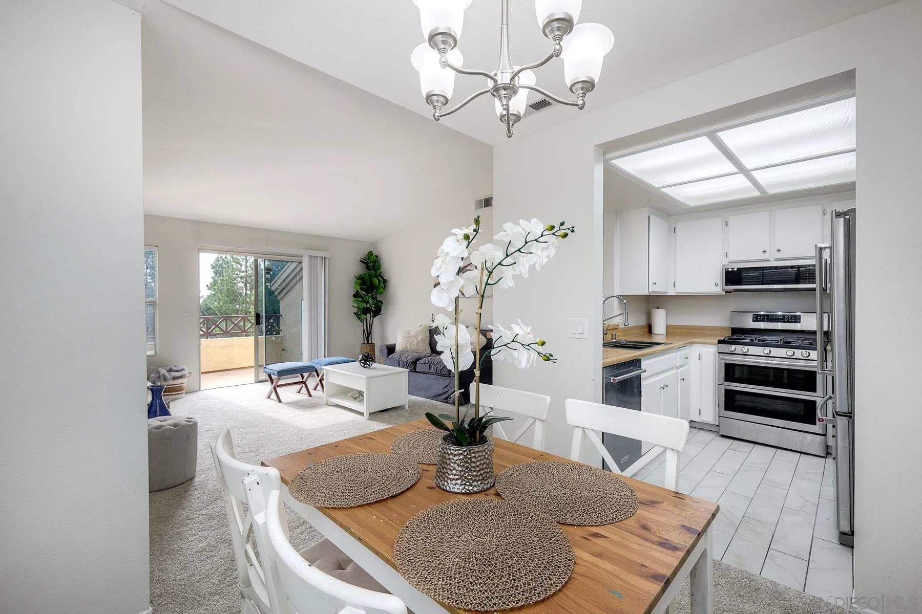 Photo #3: 260001809 Listing: Photo #3