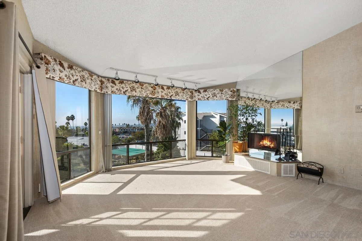 https://cdn.realtyfeed.com/cdn/127/260001810/157711f9727ee319f8e250aed724e773.webp