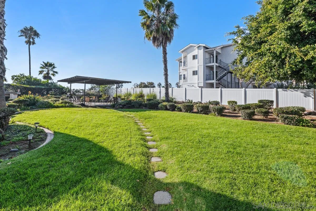 https://cdn.realtyfeed.com/cdn/127/260001810/1faca26e1f9504afc4d15739f71e4483.webp