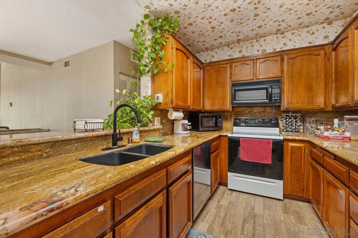 https://cdn.realtyfeed.com/cdn/127/260001810/866e8e1b7b8d487e3d420edc1d981158.webp