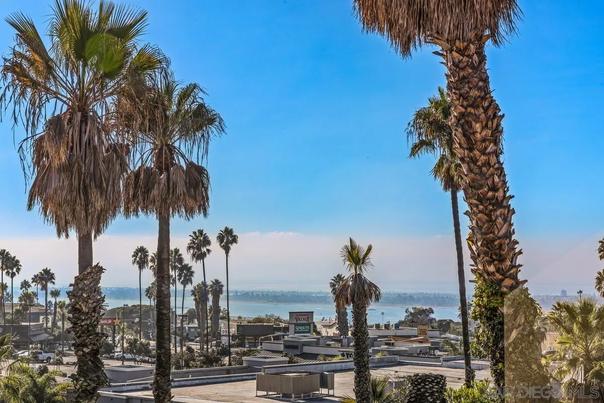 https://cdn.realtyfeed.com/cdn/127/260001810/8c2898678f5addf808e2e80cb372af43.webp