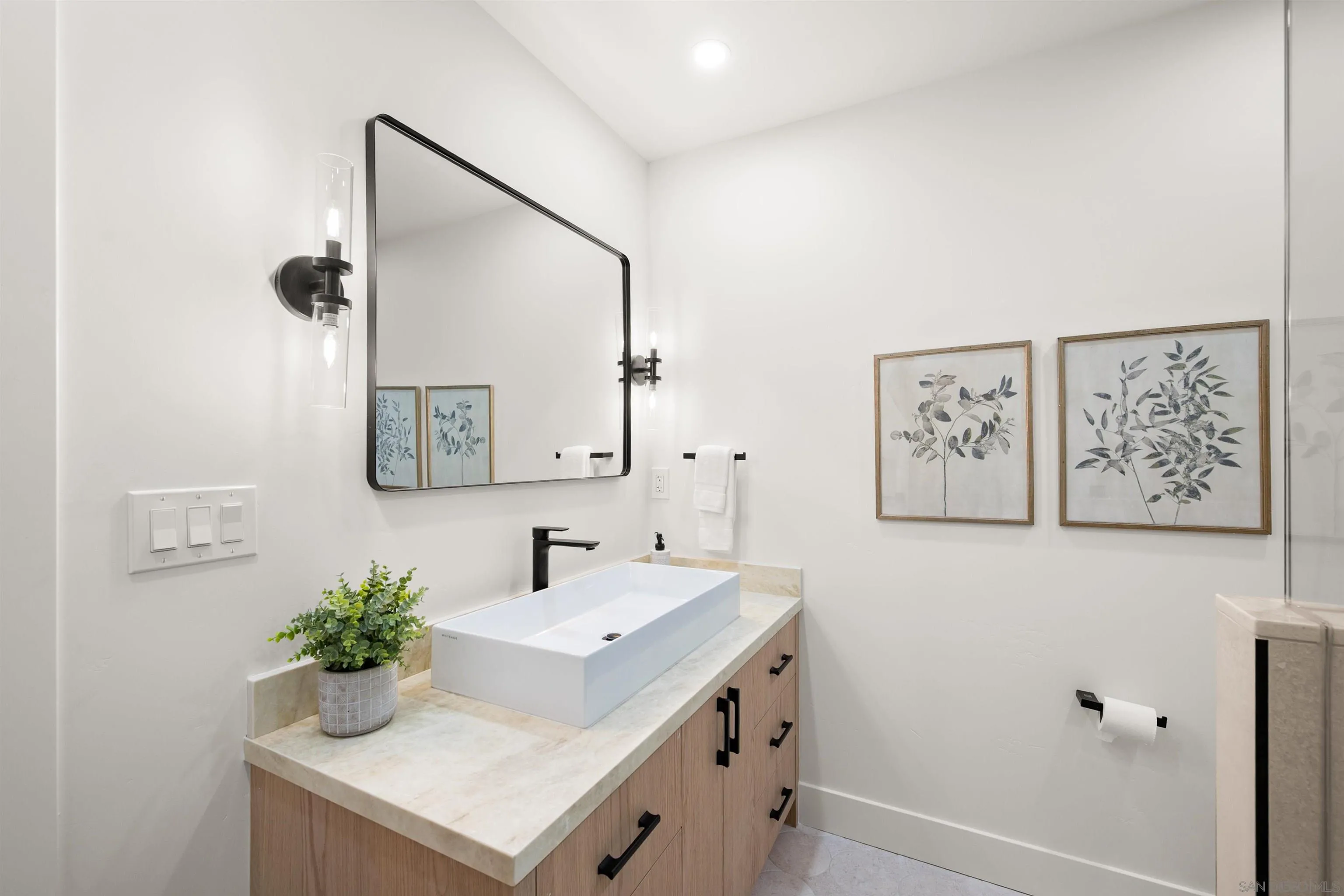 https://cdn.realtyfeed.com/cdn/127/260001814/02dd644dee97b1c72ab13fa6eb6c4626.webp
