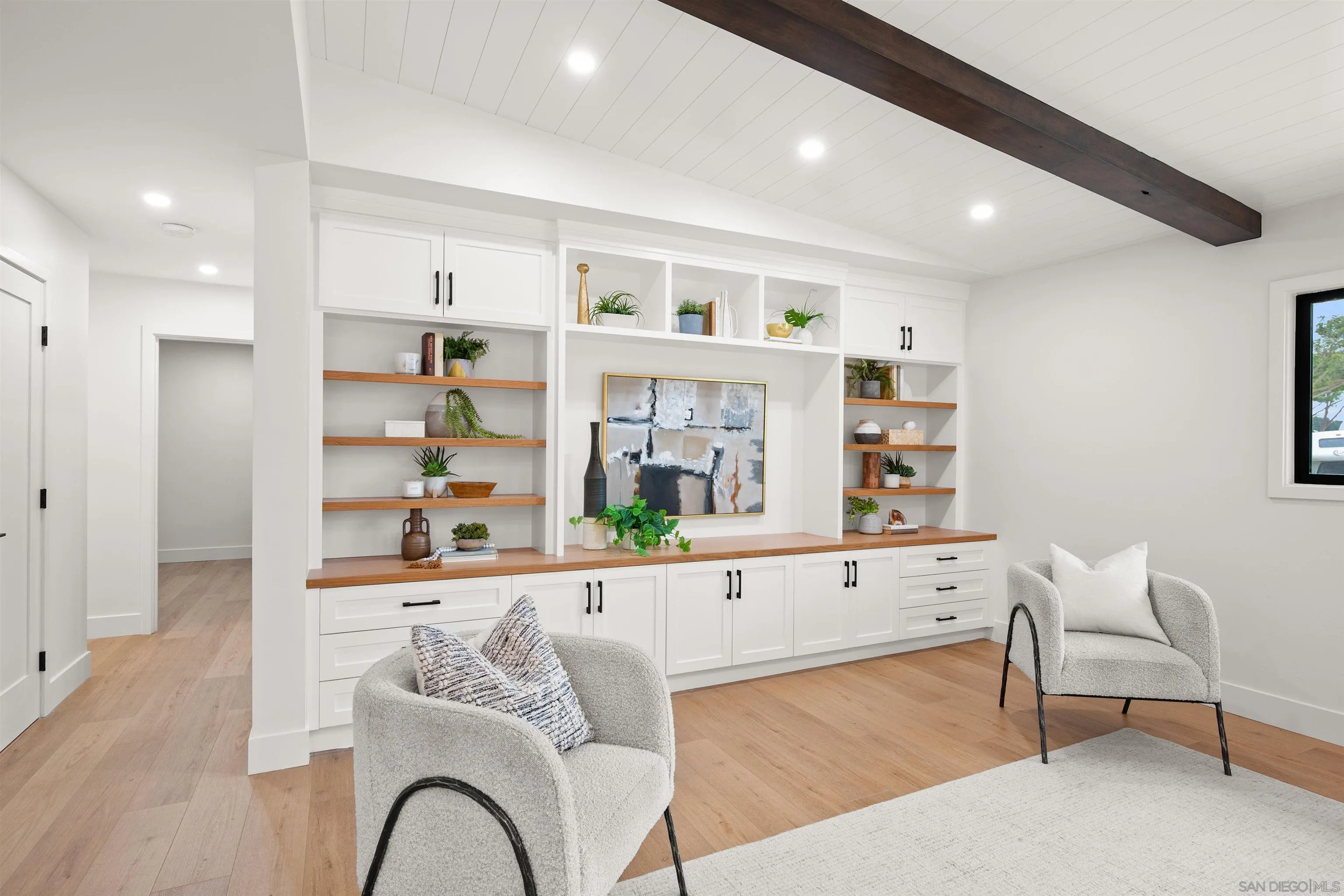 https://cdn.realtyfeed.com/cdn/127/260001814/79a1382ddbef7e9537e8ca120157706e.webp
