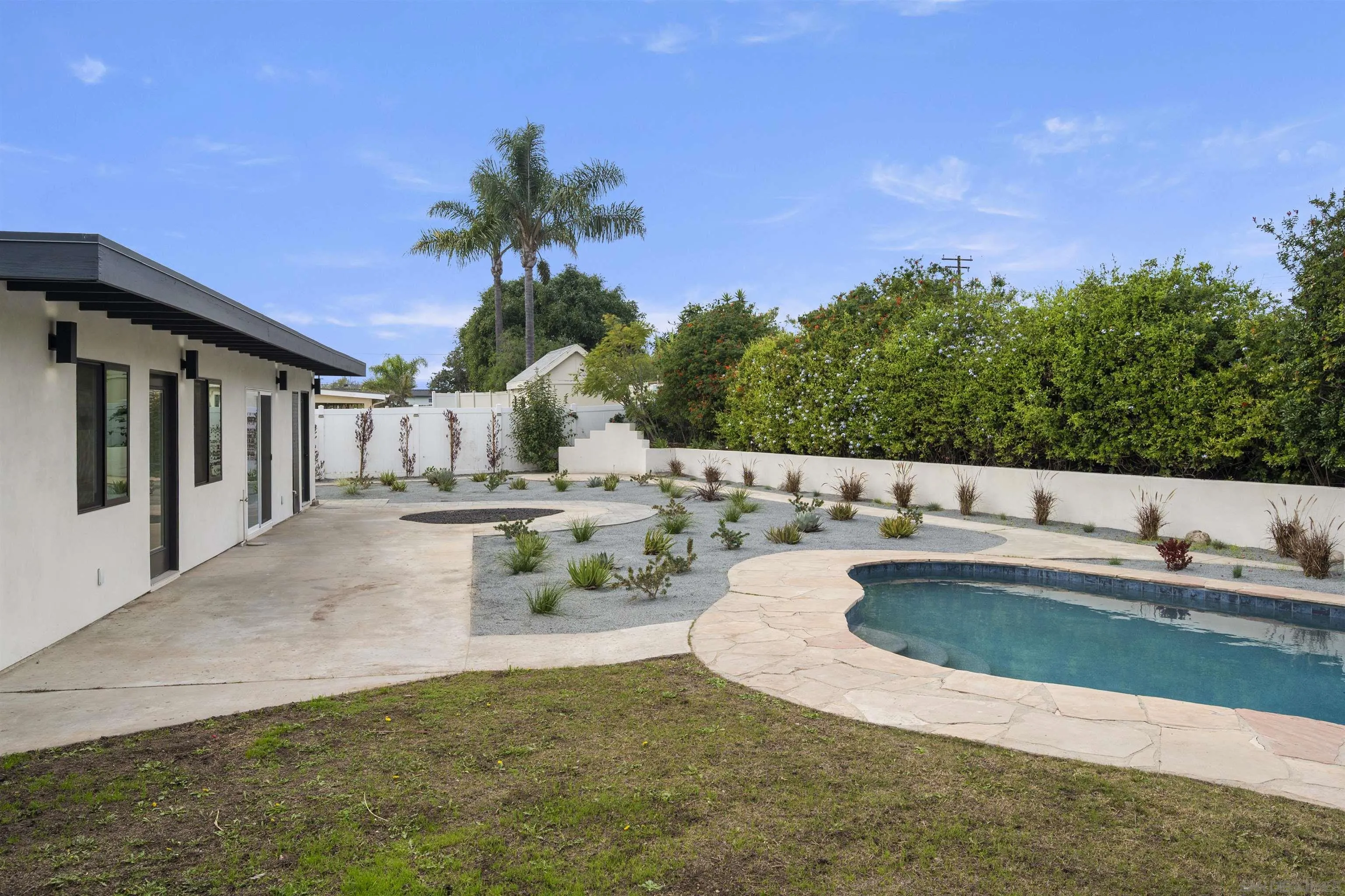 https://cdn.realtyfeed.com/cdn/127/260001814/a3fd28d09cc3178445c126a211a05109.webp