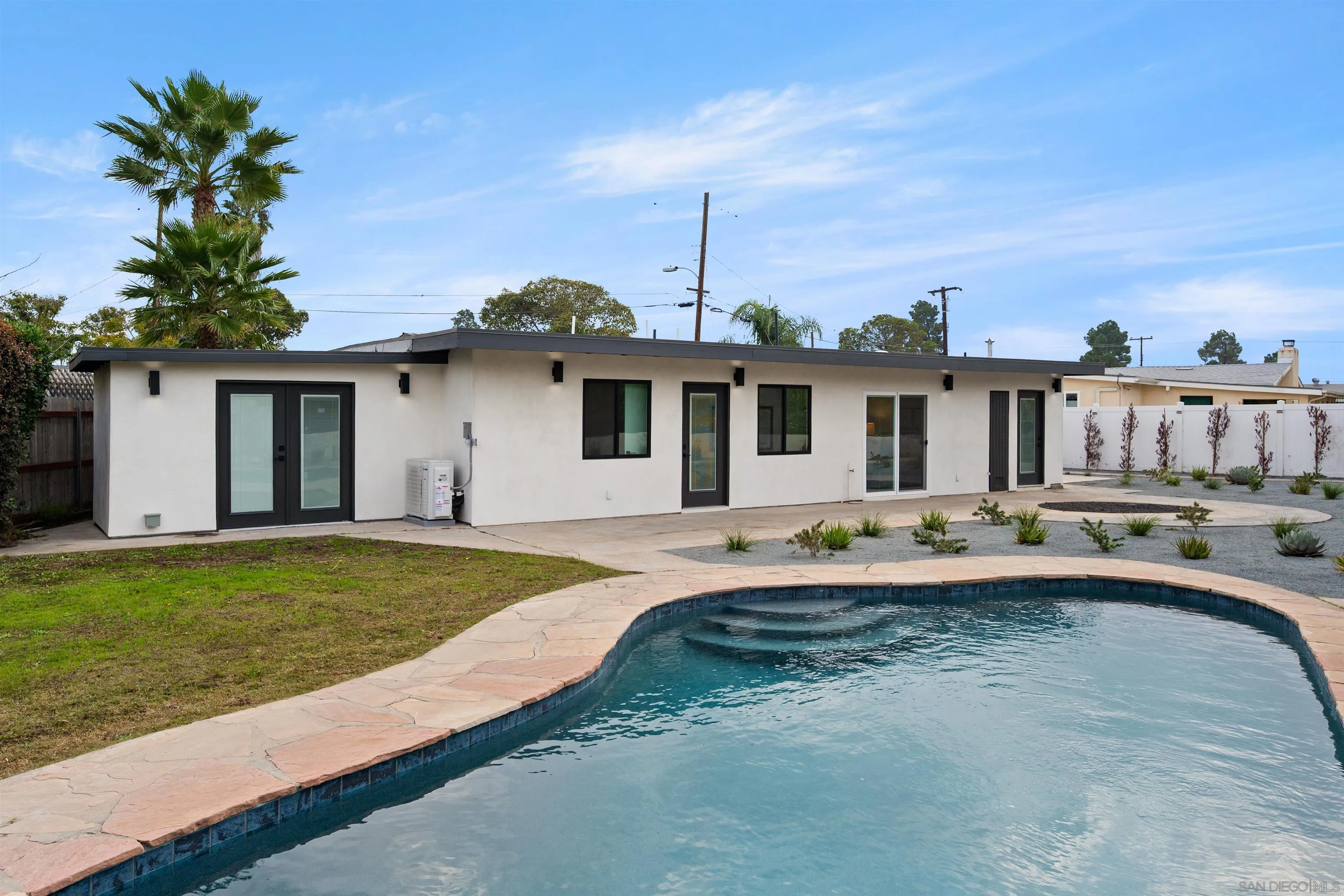 https://cdn.realtyfeed.com/cdn/127/260001814/ea32198e08e315a5b523a5944ec781cc.webp