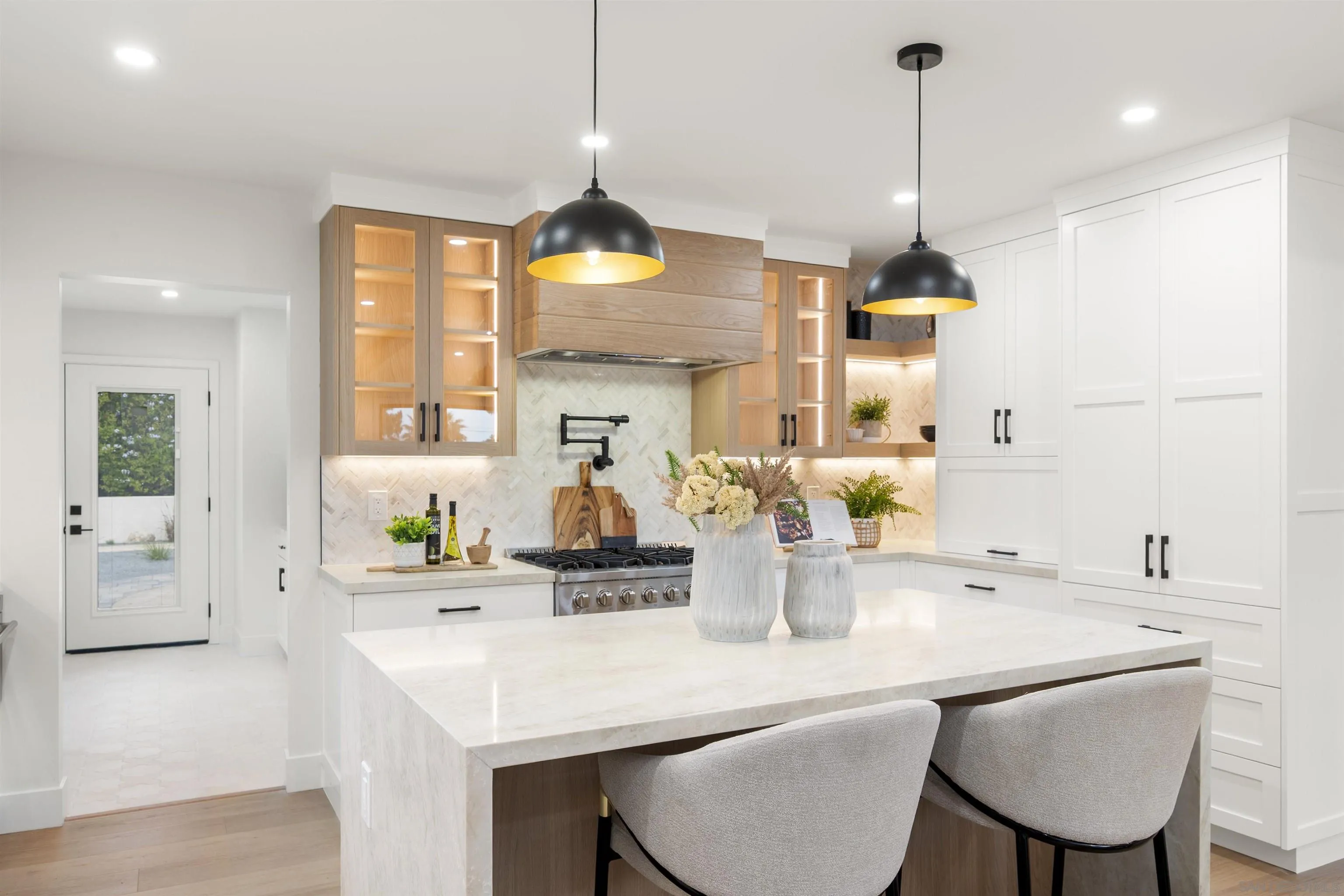 https://cdn.realtyfeed.com/cdn/127/260001814/f70ee653d3eb8b7eb946995df825e8d8.webp