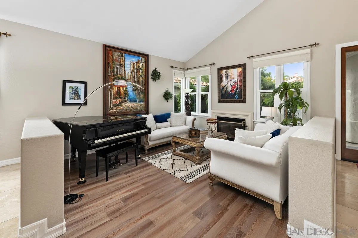 https://cdn.realtyfeed.com/cdn/127/260001817/4fef18b8460800d7e7461dd12fe56178.webp
