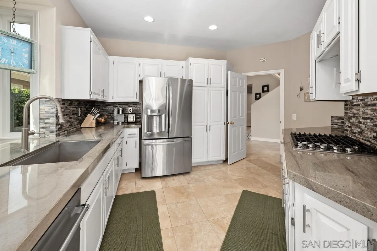 https://cdn.realtyfeed.com/cdn/127/260001817/81f9bcc1003b6cda277972478cf30bcb.webp