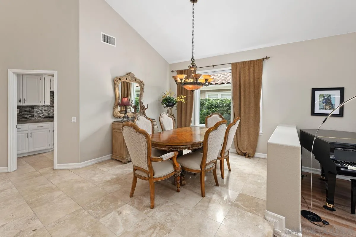 https://cdn.realtyfeed.com/cdn/127/260001817/e1b1e4aa812291101eb30b06633e8890.webp