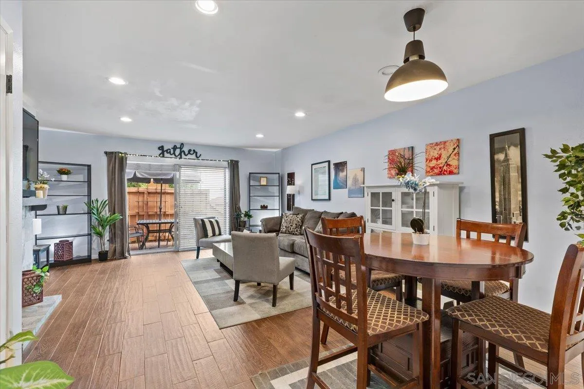 Photo #1: 260001826 Listing: Photo #1
