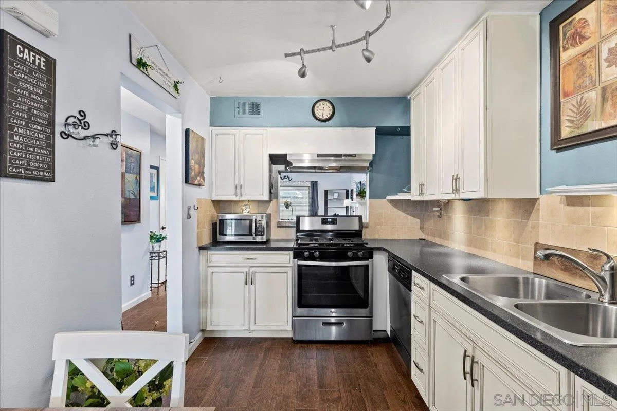 Photo #11: 260001826 Listing: Photo #11