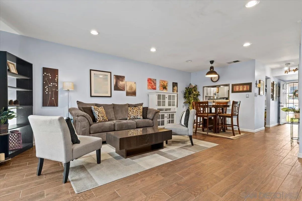 Photo #2: 260001826 Listing: Photo #2