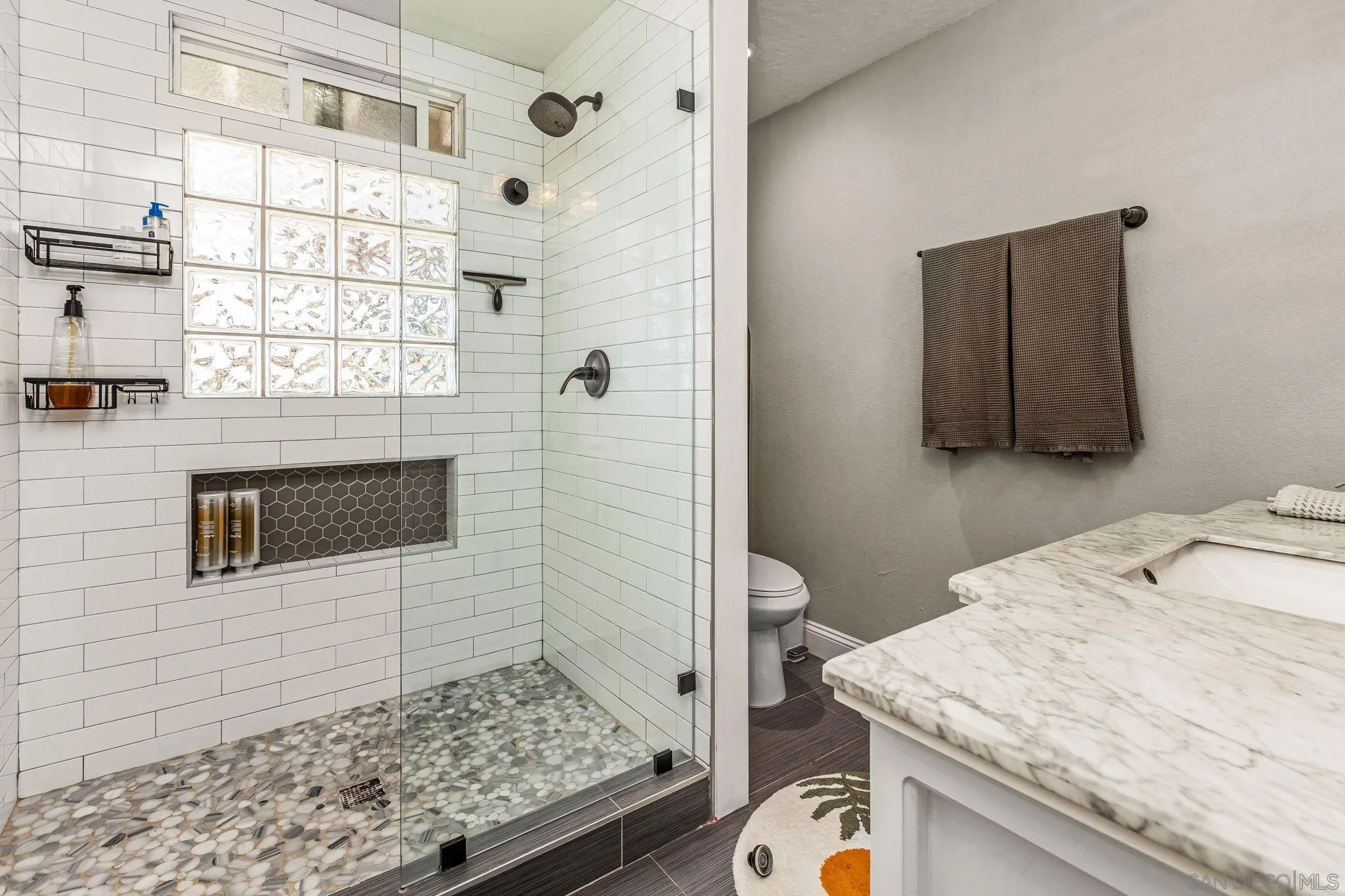 https://cdn.realtyfeed.com/cdn/127/260001829/5b77183280d019386bac484ecbec4c3a.webp