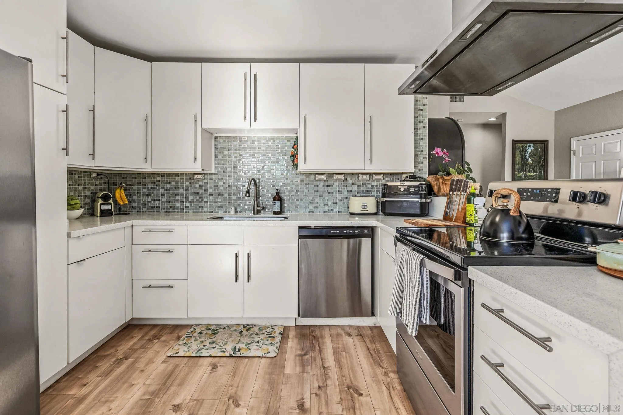 https://cdn.realtyfeed.com/cdn/127/260001829/8824fa0672779c2999750278c62d8acd.webp