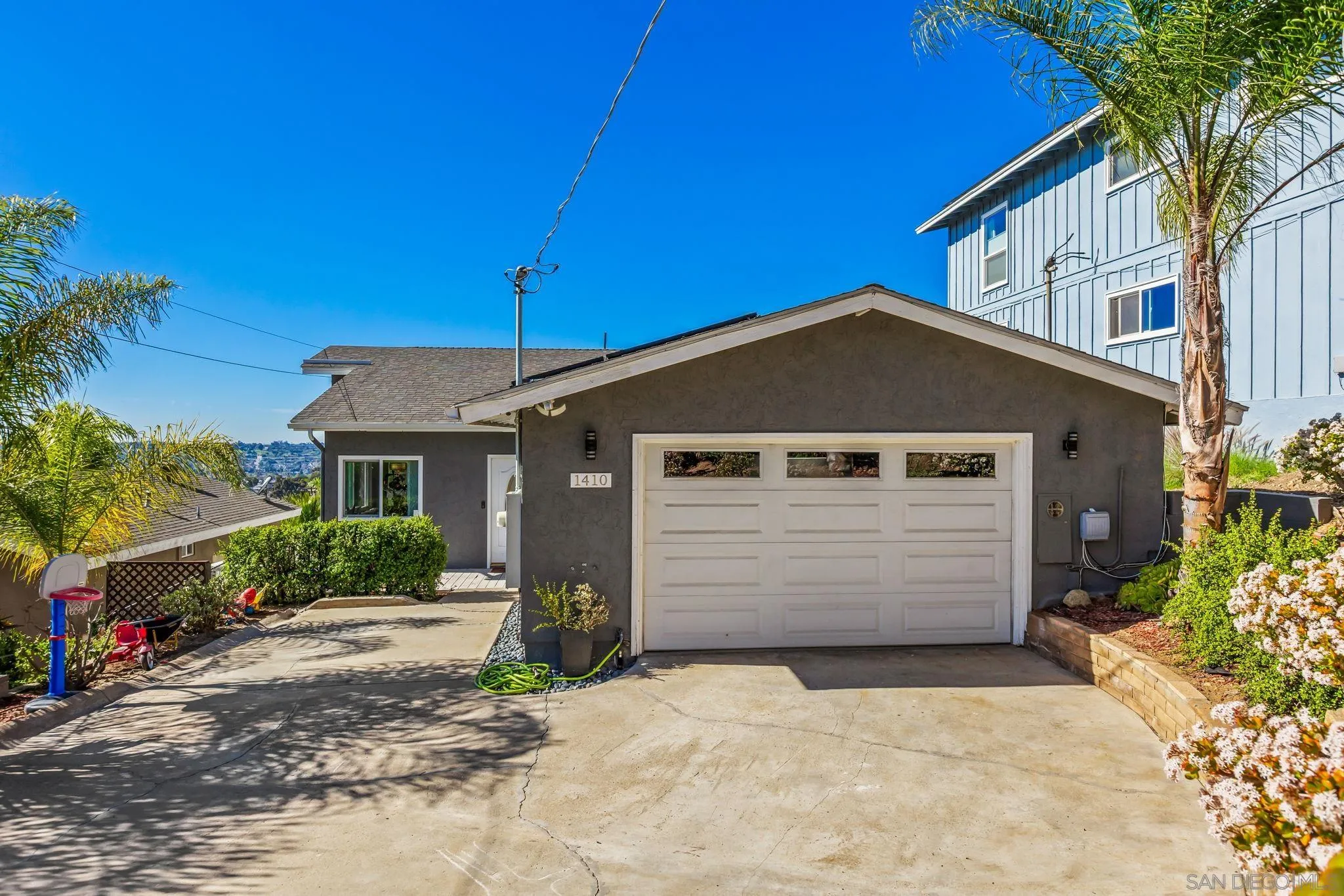 https://cdn.realtyfeed.com/cdn/127/260001829/a72e5aea1c25c4aeb8680b43284902e2.webp