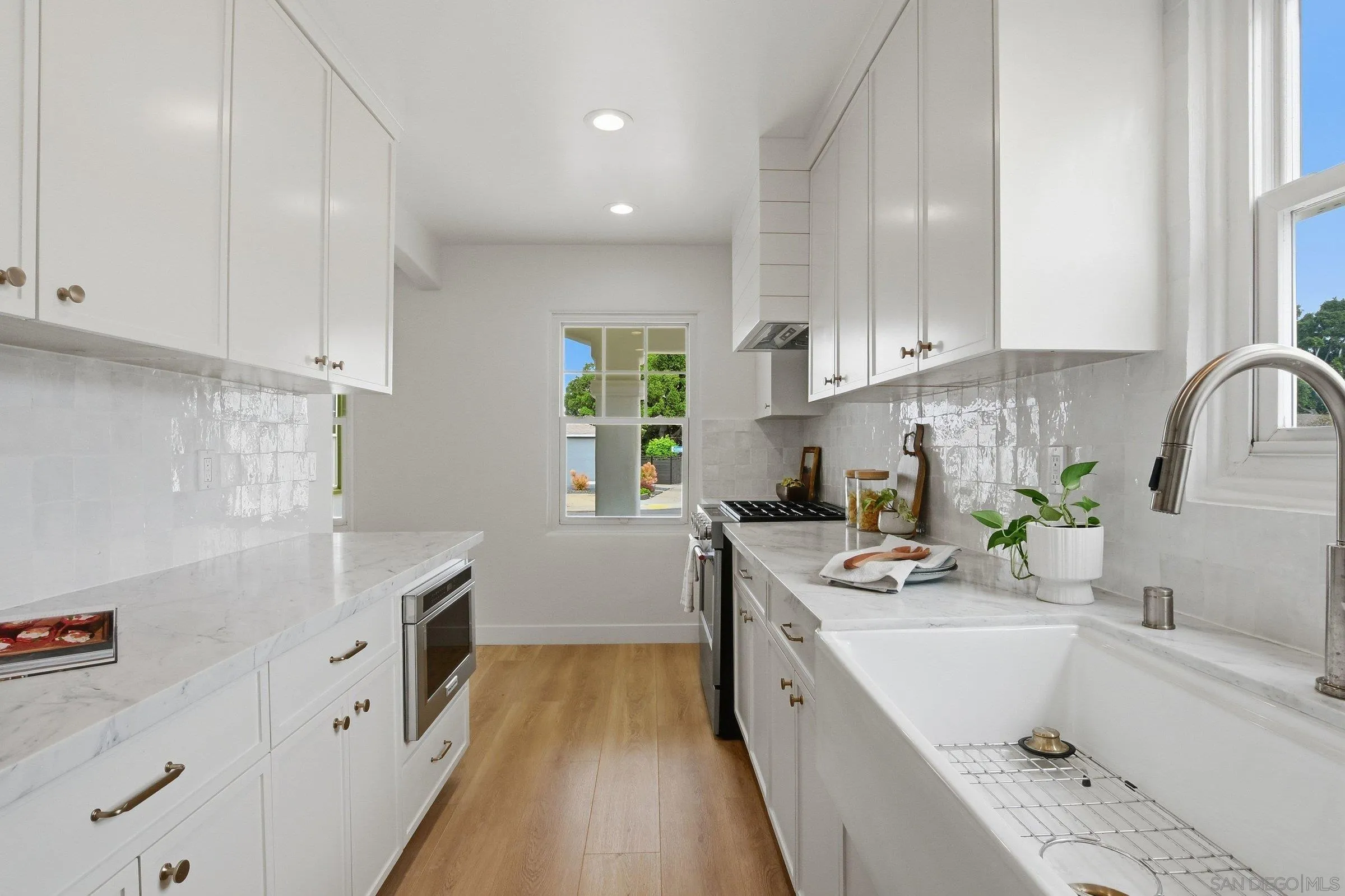https://cdn.realtyfeed.com/cdn/127/260001830/044099267040d8370bcf40374838fd40.webp