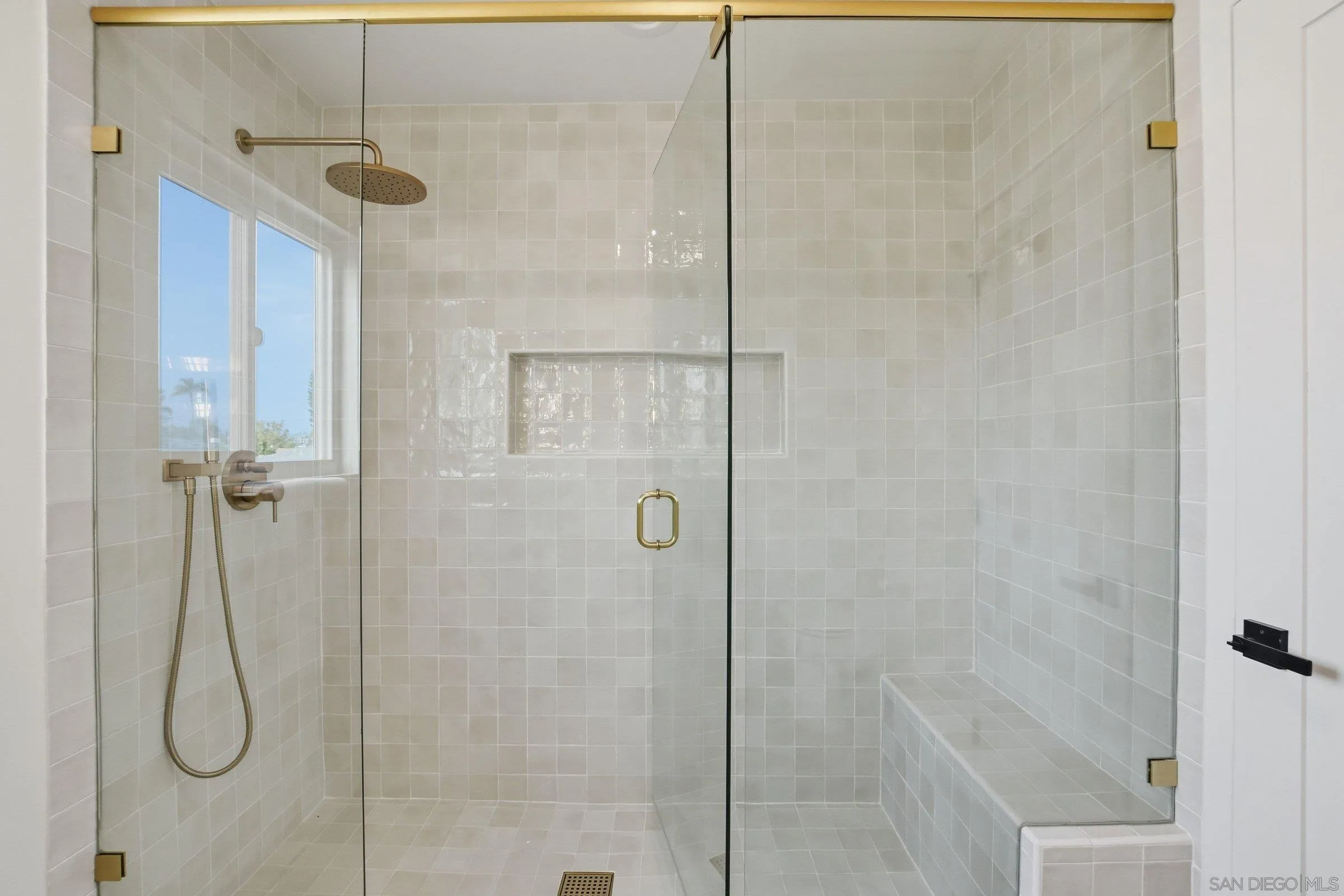 https://cdn.realtyfeed.com/cdn/127/260001830/36230d59175647518d1dfeb9f0808e0d.webp