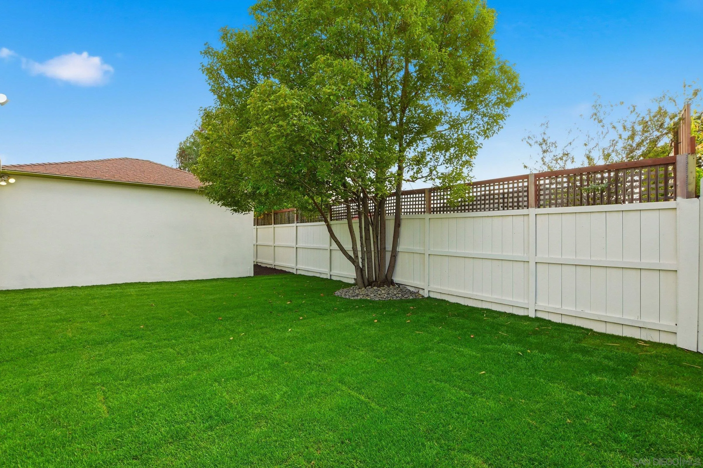 https://cdn.realtyfeed.com/cdn/127/260001830/37877b48c807a81aca8ebe75fd884f40.webp