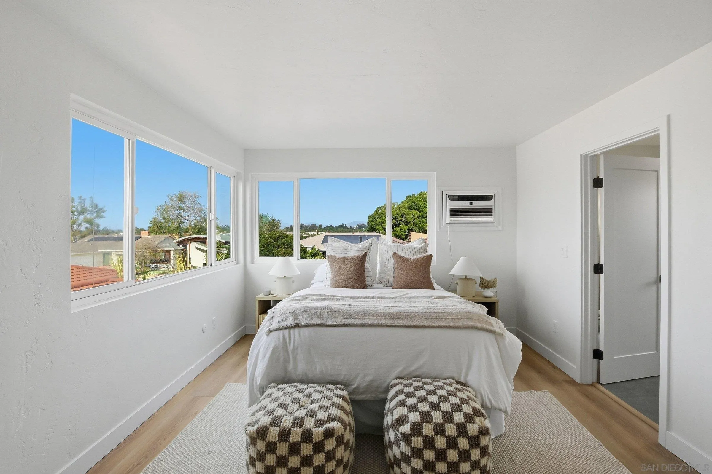 https://cdn.realtyfeed.com/cdn/127/260001830/98f5b75900220c830fc91ee8c9131f00.webp