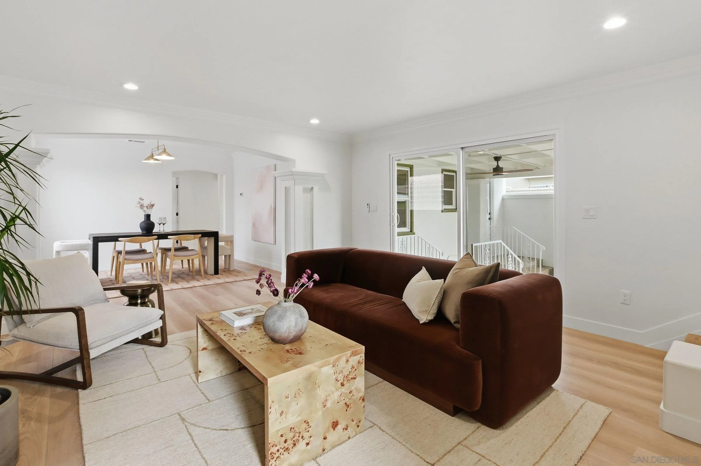 https://cdn.realtyfeed.com/cdn/127/260001830/db42b61d700a7f234f54aa2322185072.webp