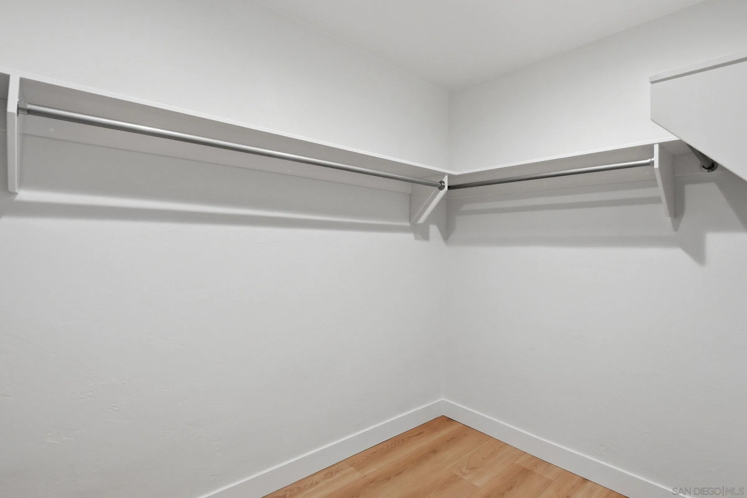 https://cdn.realtyfeed.com/cdn/127/260001830/eb71d8c18e01a3988996b720d51f4a04.webp