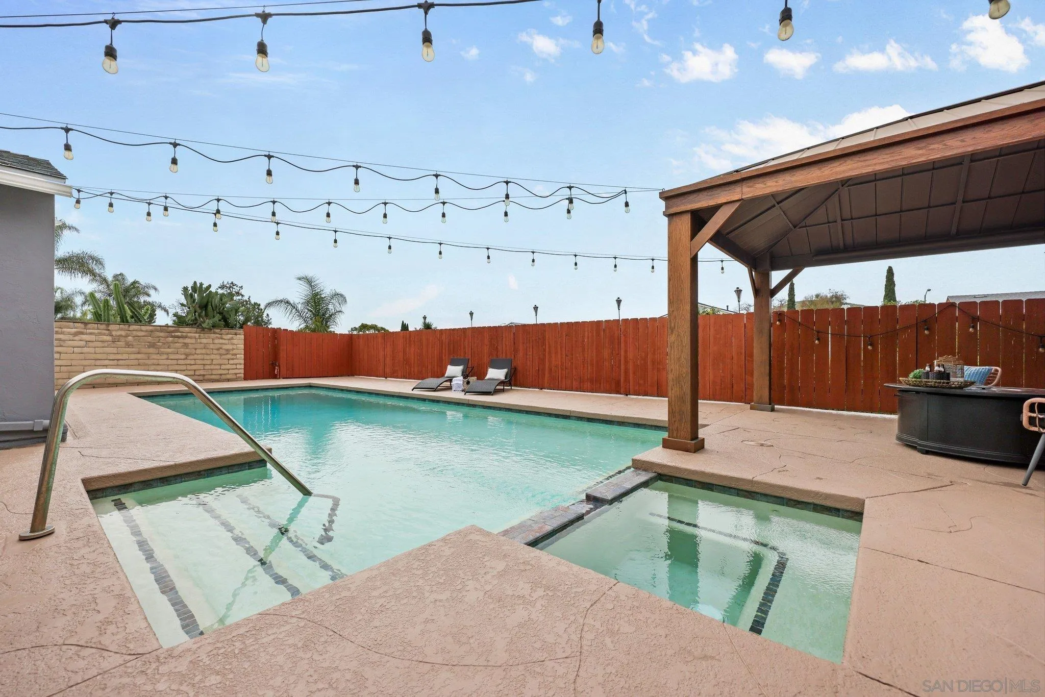 https://cdn.realtyfeed.com/cdn/127/260001833/09748f3a03f4bdf4c57acd0bcd16b5d2.webp